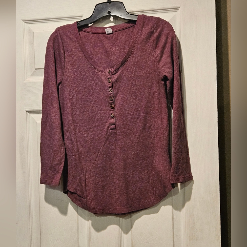 OLD NAVY LONG SLEEVE RIBBED TOP